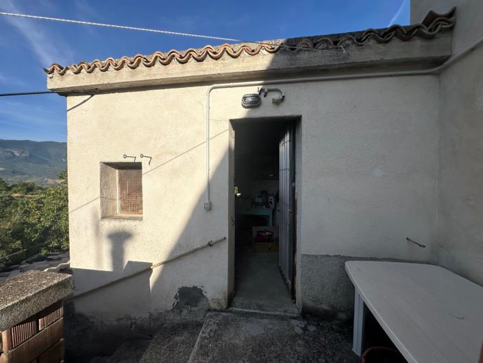 Image No.25-3 Bed Property for sale