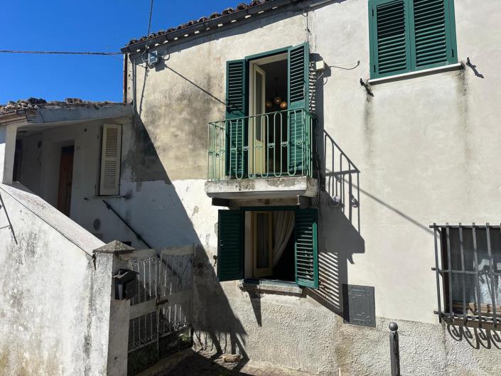 Image No.2-2 Bed Property for sale