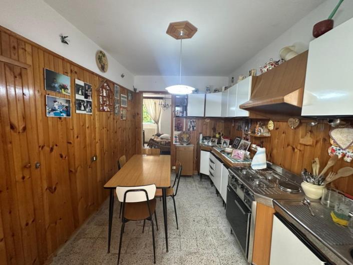 Image No.7-2 Bed Property for sale