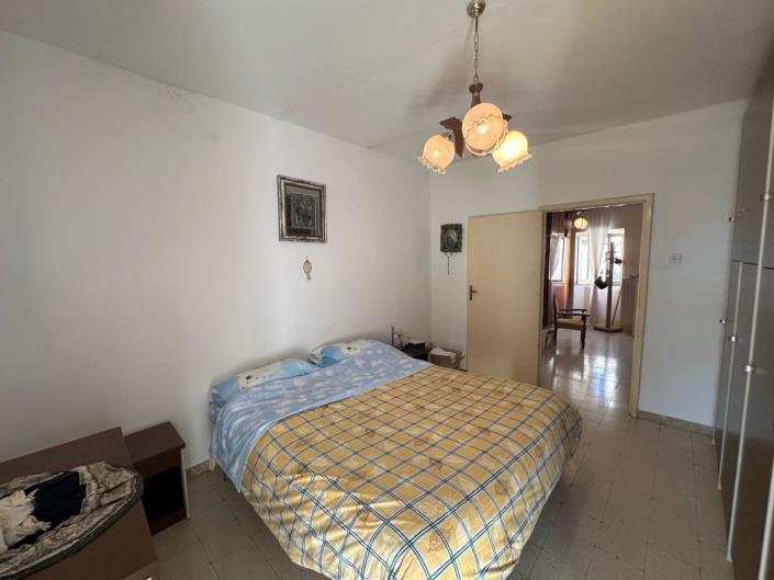 Image No.16-2 Bed Property for sale