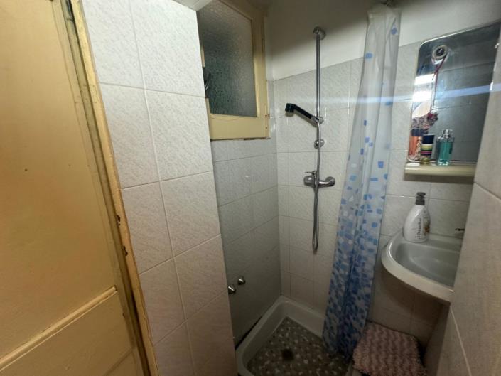 Image No.21-2 Bed Property for sale