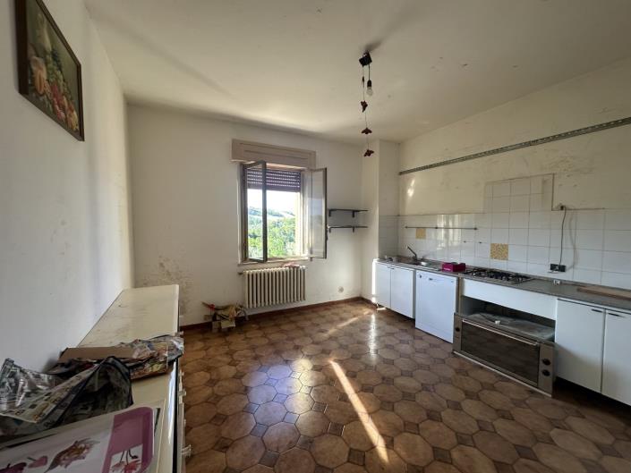 Image No.8-3 Bed Property for sale