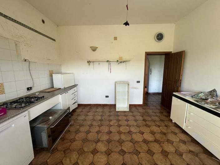 Image No.9-3 Bed Property for sale