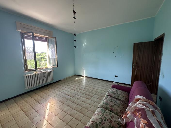 Image No.10-3 Bed Property for sale
