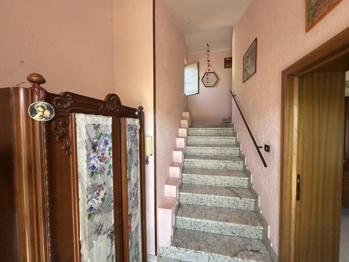 Image No.21-3 Bed Property for sale