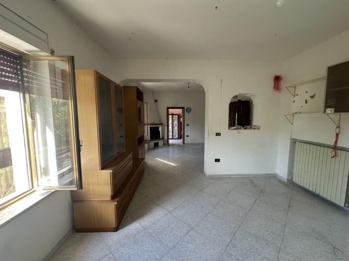Image No.23-3 Bed Property for sale