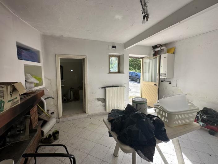 Image No.27-3 Bed Property for sale