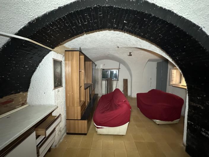 Image No.2-2 Bed Property for sale