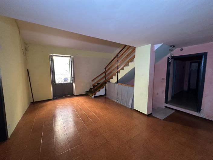 Image No.8-2 Bed Property for sale