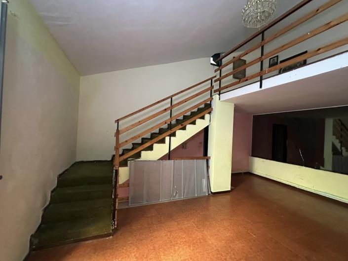 Image No.9-2 Bed Property for sale