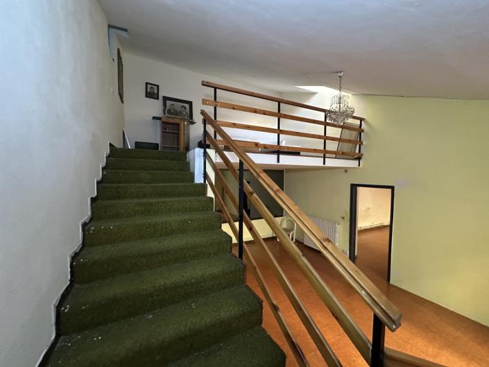 Image No.10-2 Bed Property for sale