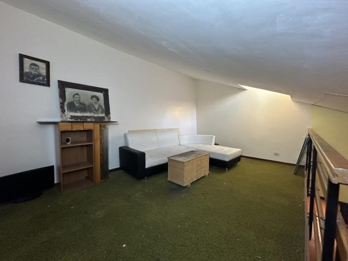 Image No.11-2 Bed Property for sale