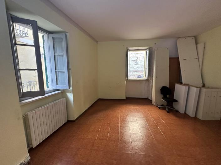 Image No.14-2 Bed Property for sale