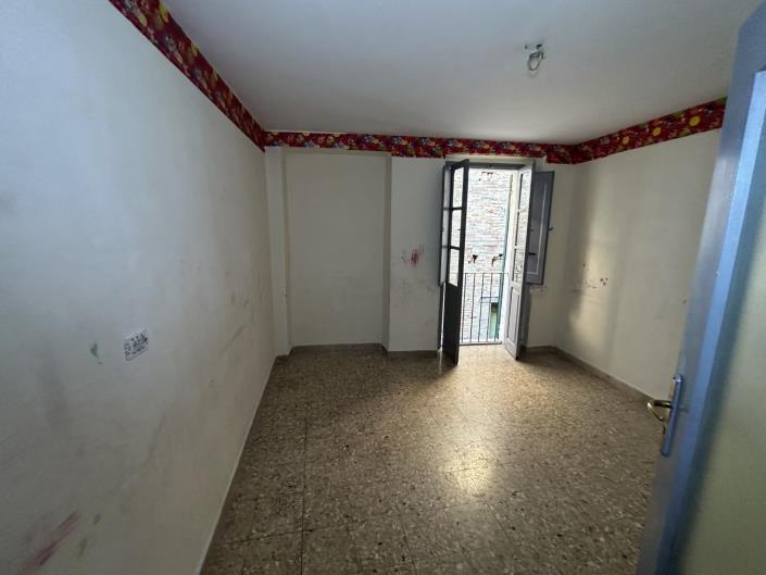 Image No.17-2 Bed Property for sale