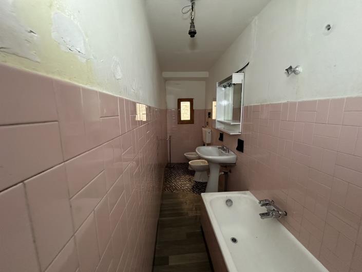 Image No.20-2 Bed Property for sale