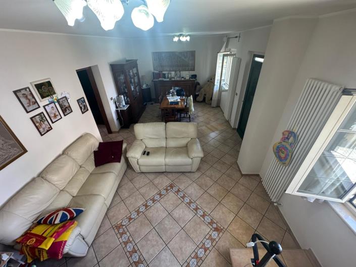 Image No.6-4 Bed Property for sale