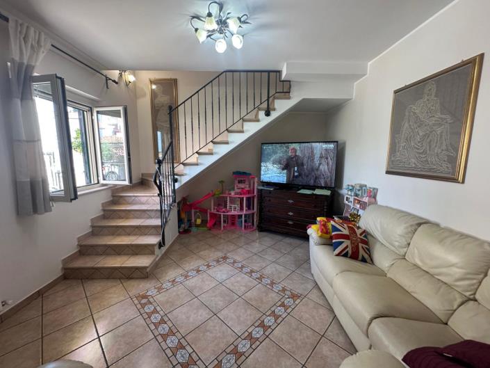 Image No.8-4 Bed Property for sale