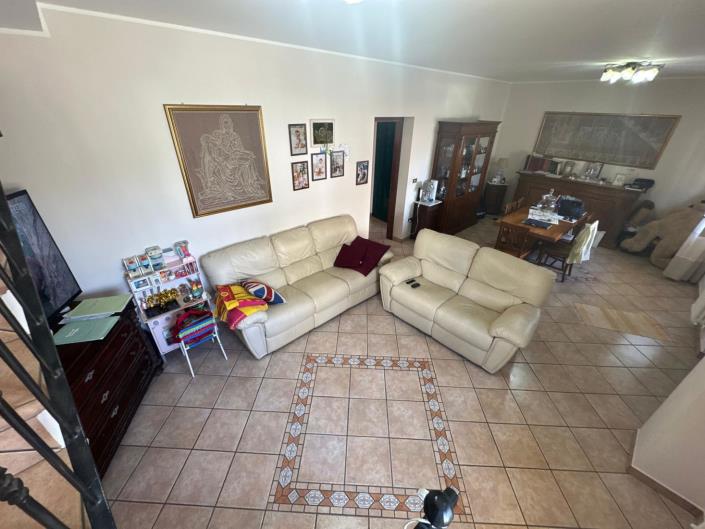 Image No.7-4 Bed Property for sale