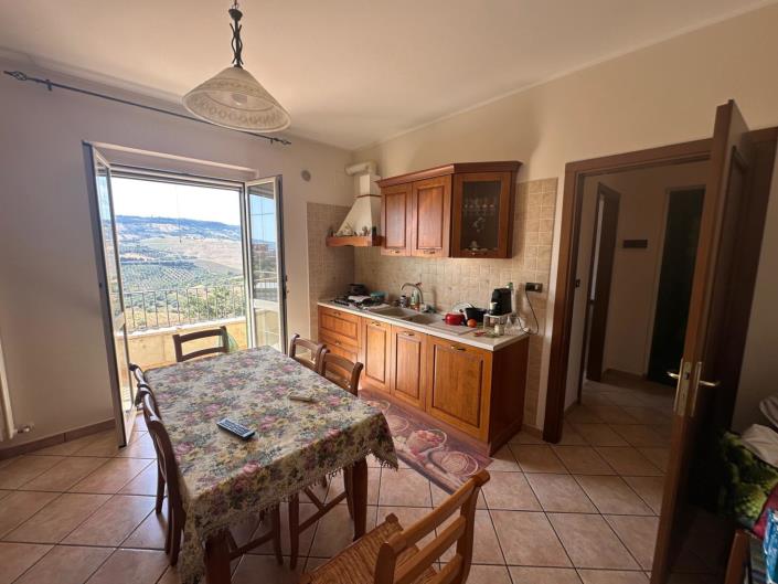 Image No.11-4 Bed Property for sale