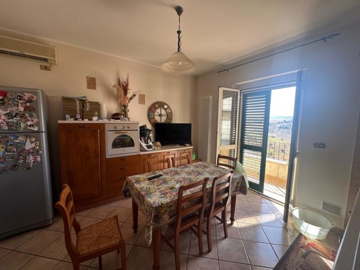 Image No.12-4 Bed Property for sale