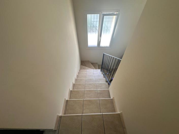 Image No.28-4 Bed Property for sale