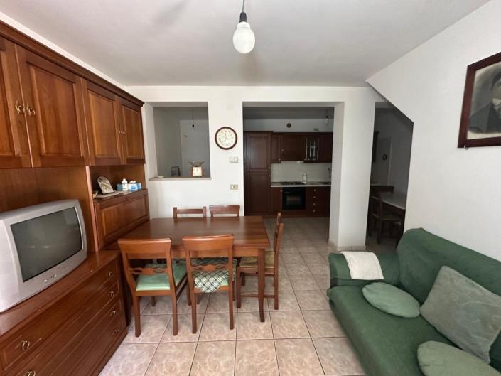 Image No.4-2 Bed House for sale