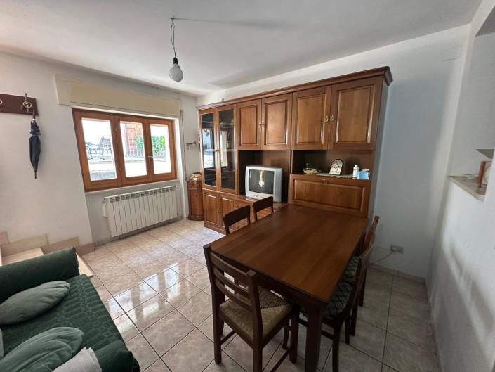 Image No.5-2 Bed House for sale