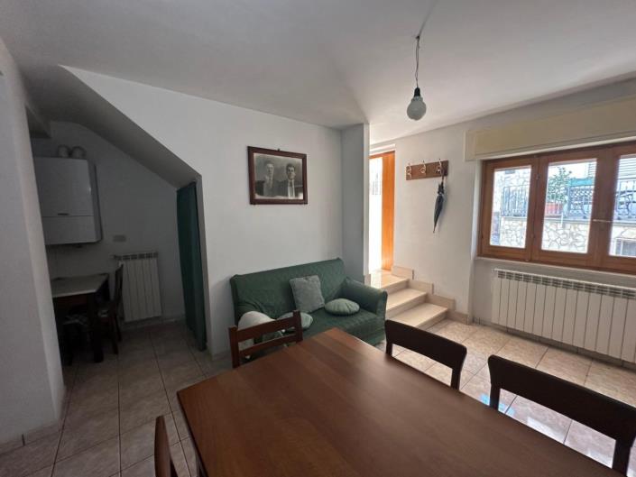 Image No.6-2 Bed House for sale