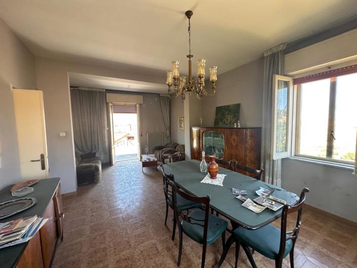 Image No.9-2 Bed Villa / Detached for sale
