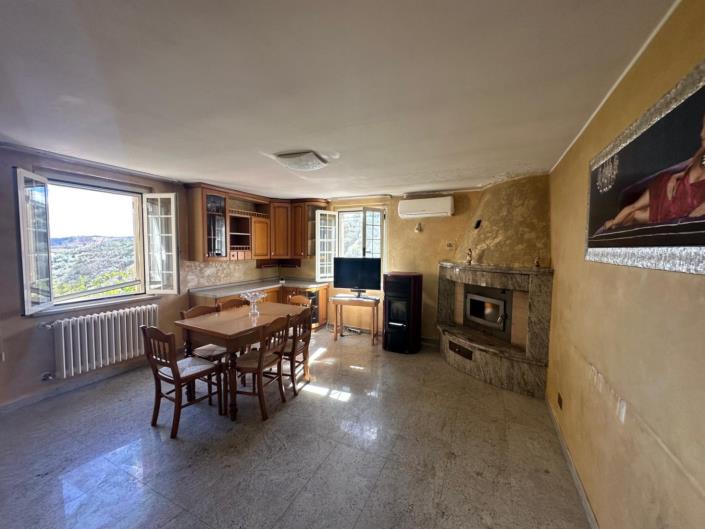 Image No.8-2 Bed Property for sale