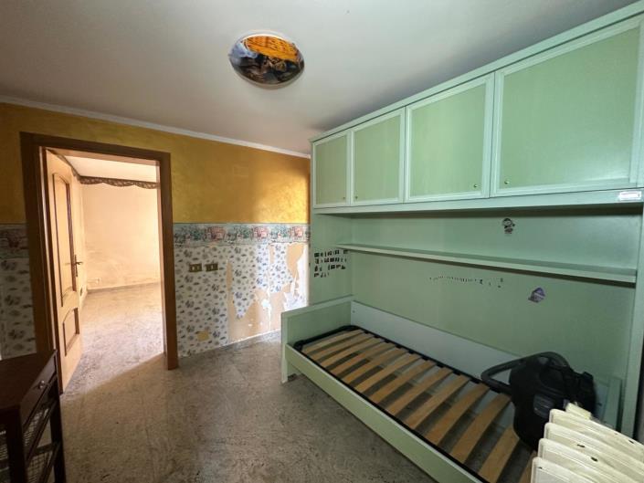 Image No.19-2 Bed Property for sale