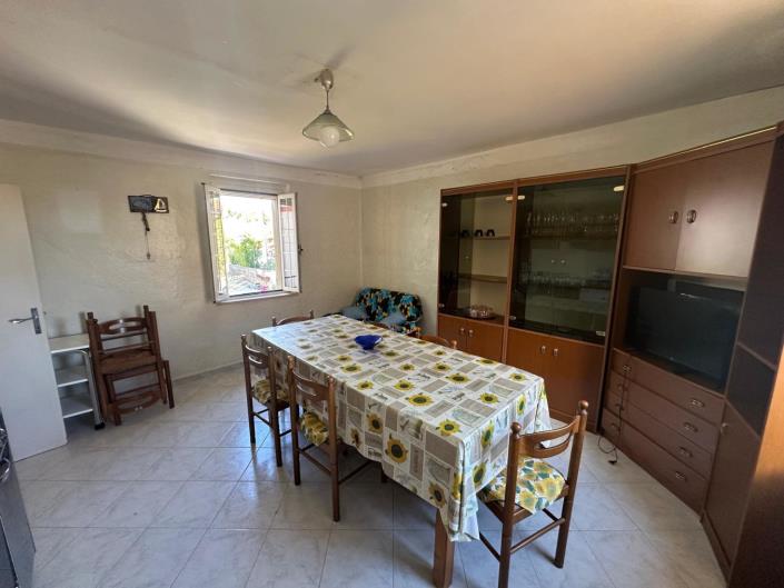 Image No.9-2 Bed Property for sale