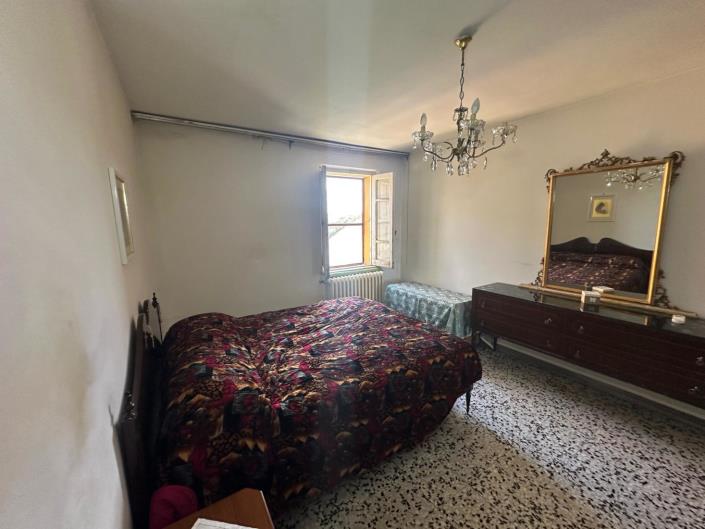 Image No.21-2 Bed Property for sale