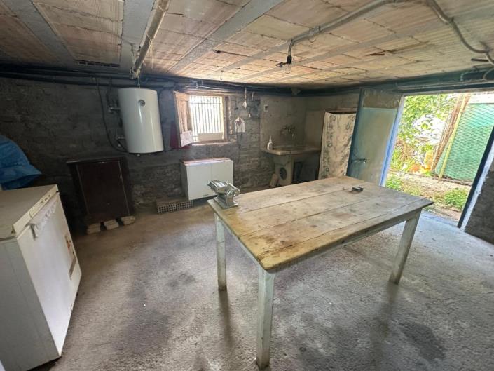 Image No.27-2 Bed Property for sale