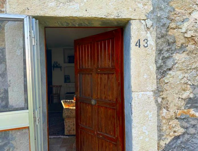 Image No.6-2 Bed Property for sale