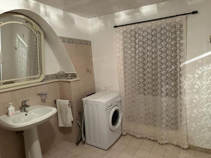 Image No.19-2 Bed Property for sale