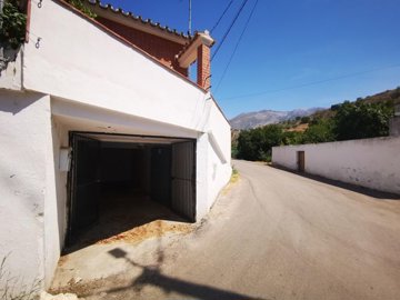 1048-village-house-for-sale-in-rio-bermuza-29