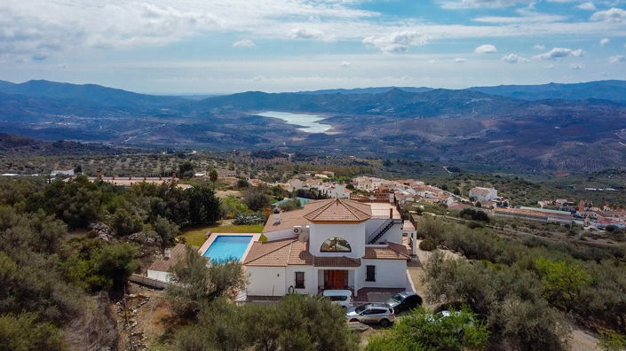 Image No.3-4 Bed Villa for sale