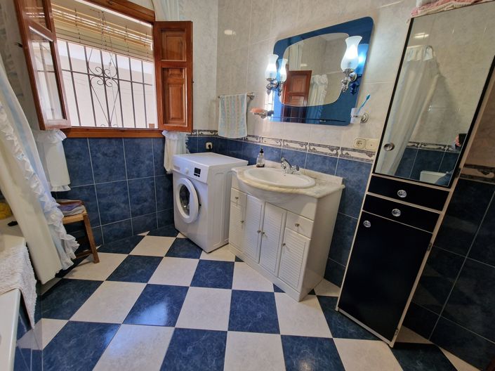 Image No.33-3 Bed Villa for sale