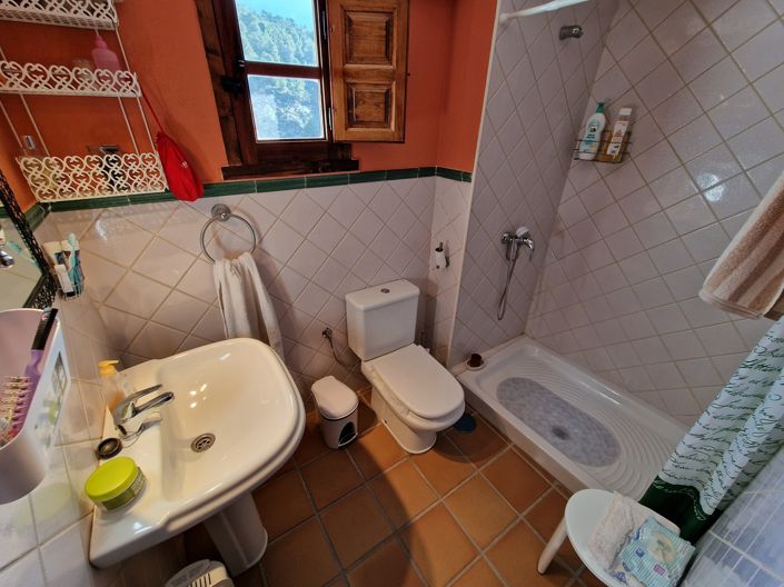 Image No.18-3 Bed Village House for sale