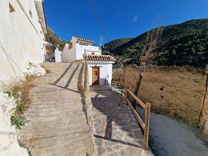 Image No.22-3 Bed Village House for sale