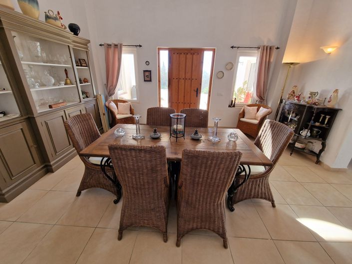 Image No.28-4 Bed Villa for sale