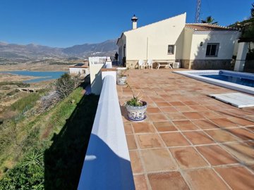 1260-villa-for-sale-in-los-romanes-41554-larg