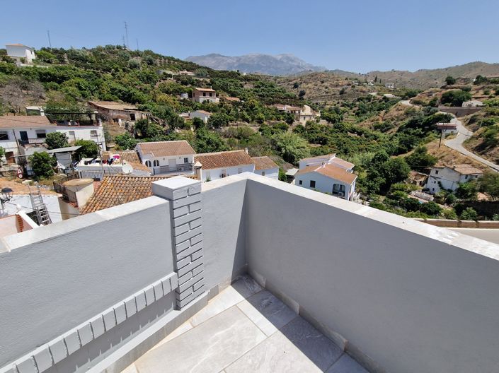 Image No.4-3 Bed Village House for sale