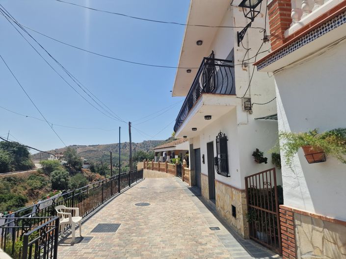 Image No.9-3 Bed Village House for sale