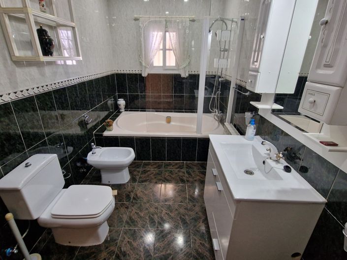 Image No.28-Villa de 4 chambres à vendre à Alcaucín