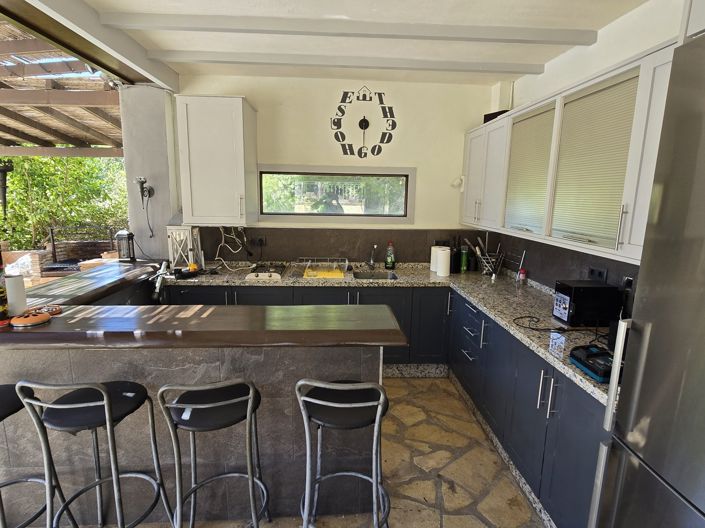 Image No.12-9 Bed Villa for sale