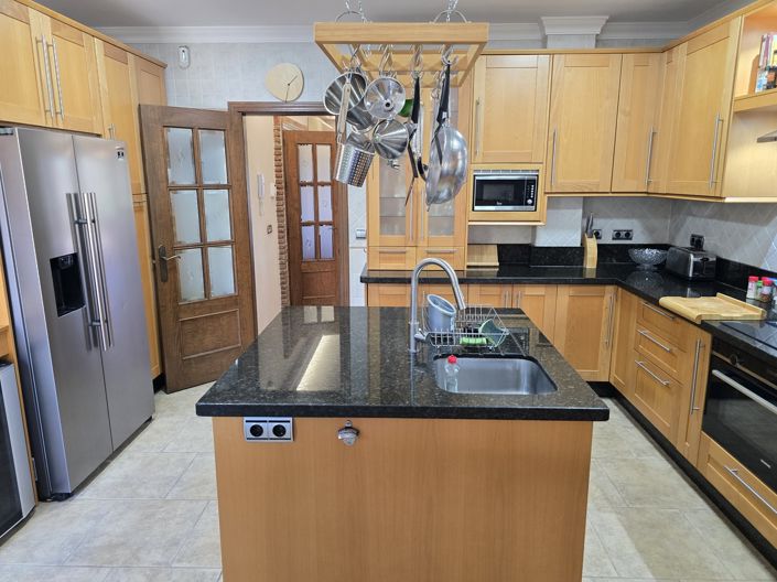 Image No.15-7 Bed Villa for sale