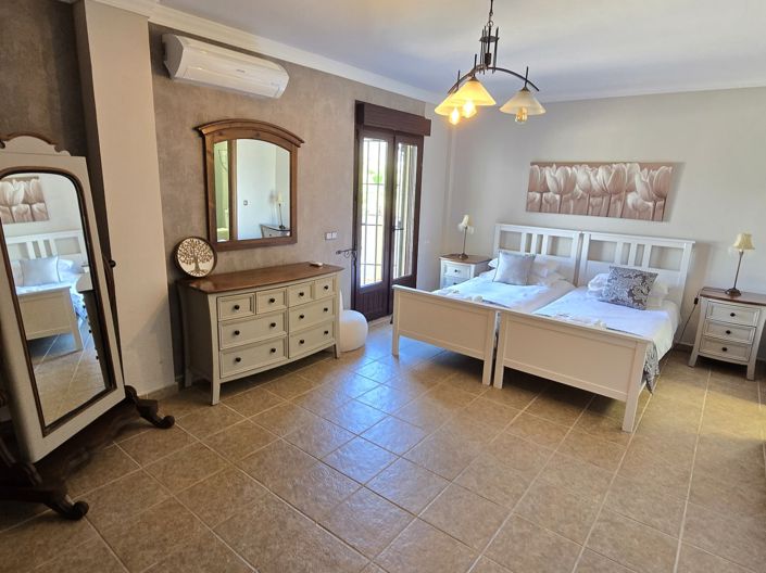 Image No.39-9 Bed Villa for sale
