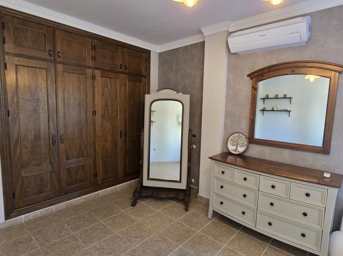 Image No.40-7 Bed Villa for sale